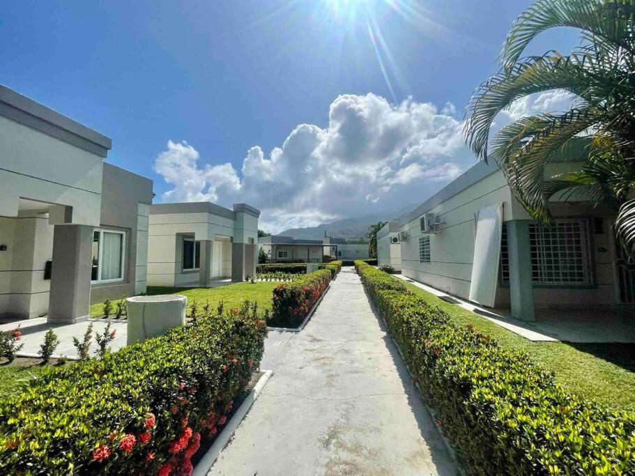 Hermosa Villa En Palma Real La Ceiba Luaran gambar